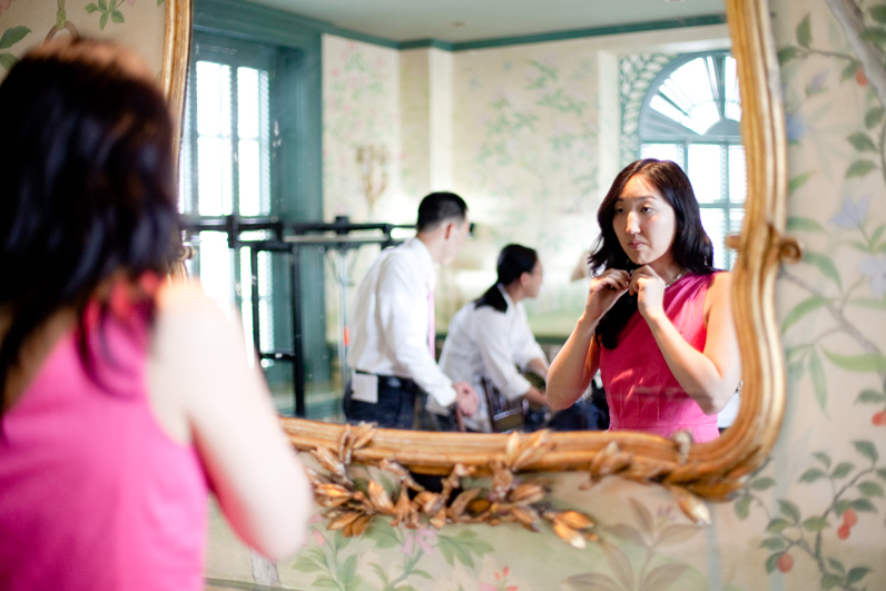 harvard faculty club wedding - bridesmaid getting ready