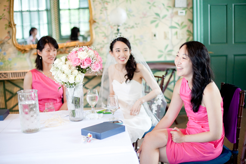 getting ready at the harvard faculty club - bride and maids 